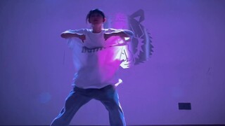 Milk Lady's first original anti-epidemic dance "Your Answer" Hahahahahahahahahaha My wife is so beau