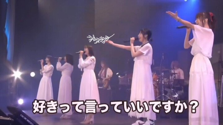 Penampilan menyanyikan OP Gotoubun no Katachi (dengan teks Mandarin)