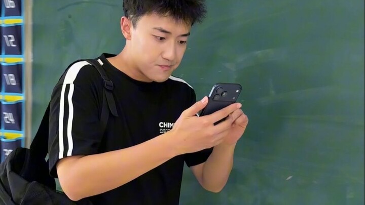 Is Fang Kai genuinely pledging allegiance to Yidou, or does he have his own hidden agenda? Want to k