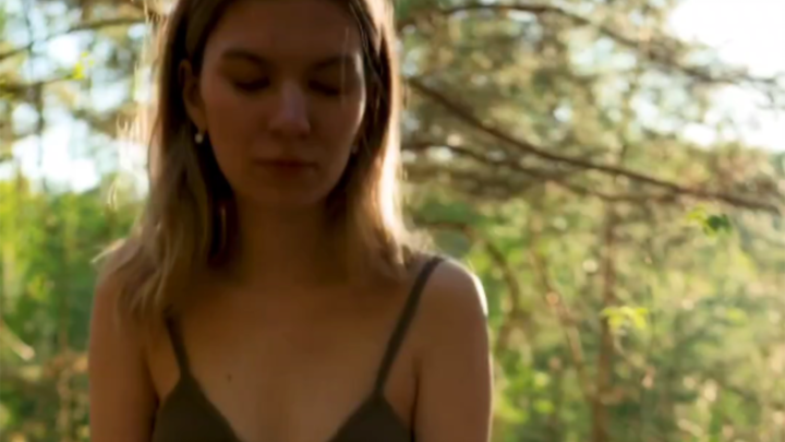 การเอาตัวรอดกลางแจ้ง | ทำคบไฟจากเสื้อผ้าขาด!