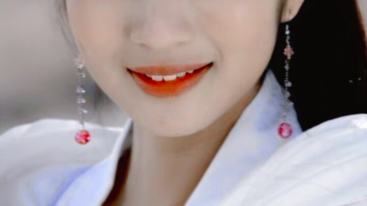 She’s the poorest fairy ever! When I was a kid, I thought she looked beautiful even in plain cotton 