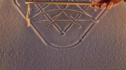 Cái cào của Trư Bát Giới còn có thể dùng để vẽ tranh, ý tưởng thật tinh tế!