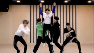 众所周知___是个杂技团（猜猜压轴是？