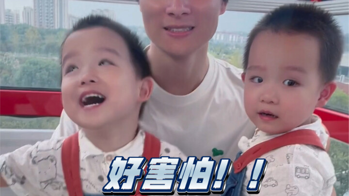 เมื่อพ่อแม่ที่กลัวความสูงต้องนั่งชิงช้าสวรรค์กับลูก…