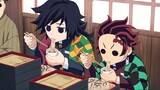 "Giyuu competed with Tanjiro in eating noodles, and his eyes were full of wisdom, and passers-by wer