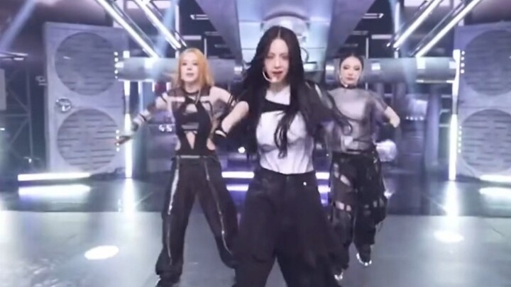 The only one who didn’t have a solo but still created her own killing part—let’s all come together t