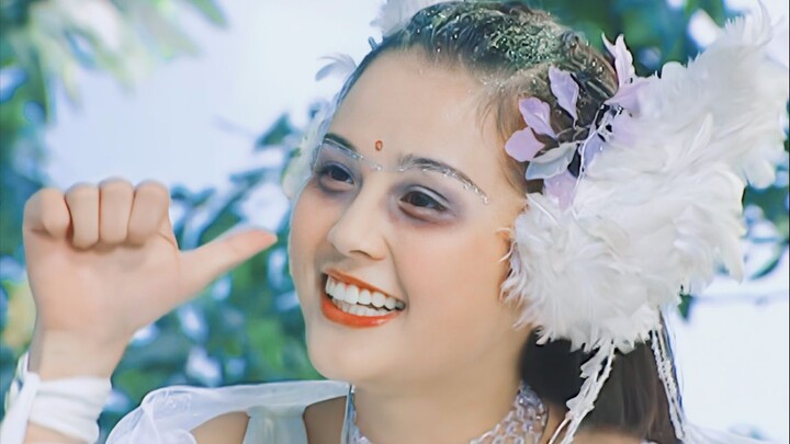 “Cewek biasa yang ‘turun kasta’ silakan simak! Inilah sosok tokoh utama perempuan yang imut, cerdas,