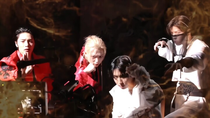 Bộ tứ nhóc này còn có một phiên bản khác nữa kkk, còn “trung nhị” hơn hẳn!