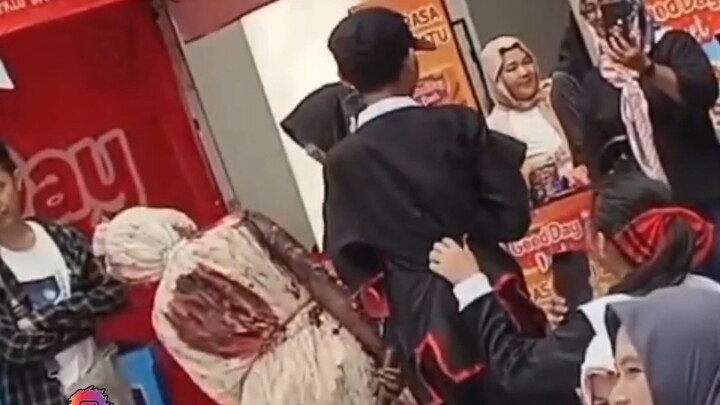 Pocong warrior sedang turun ke event