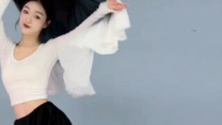 Mencari Dia di Ruang Barat | Tarian yang sangat artistik