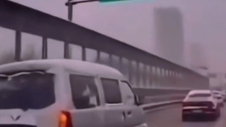 Xin lỗi anh bạn, chỉ có anh là rẻ thôi