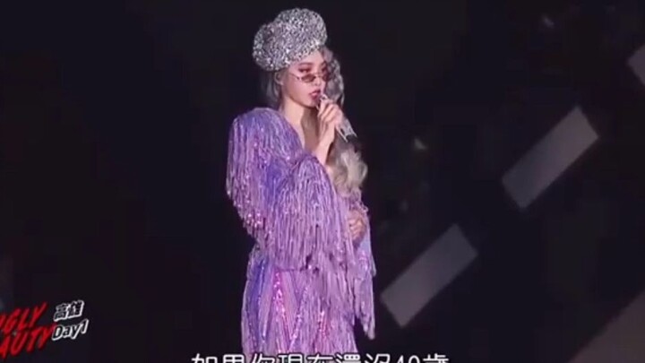 相恋6年男友婚前提无理要求，锦荣要平分财产冠夫姓，蔡依林如今年过40依然潇洒