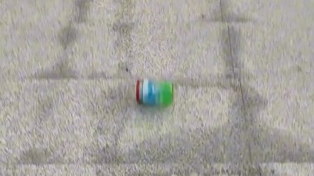 Lomba Gulung Botol di Tangga