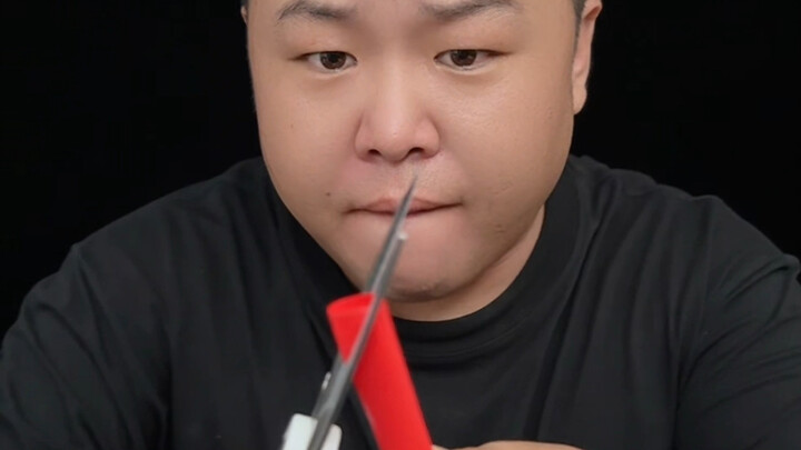 怎么喝奶茶才正确呢，你们学学#测评打假＃饮品奶茶