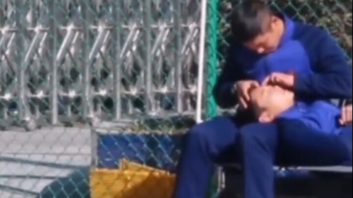 “Ketika petugas medis bertemu dengan petugas pemadam kebakaran, situasinya perlahan-lahan menjadi ti