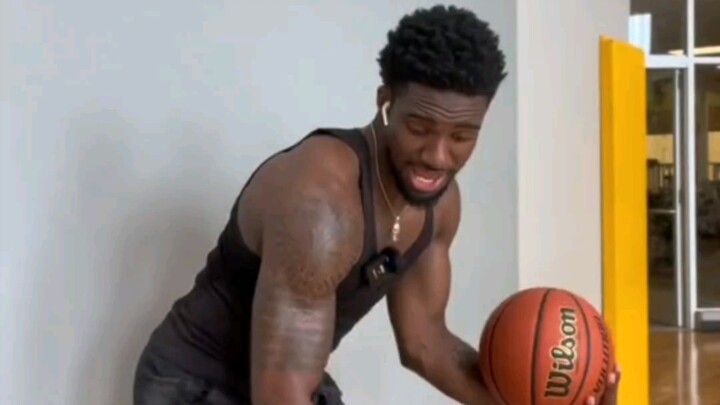 What’s it like to play ball with someone wearing headphones?