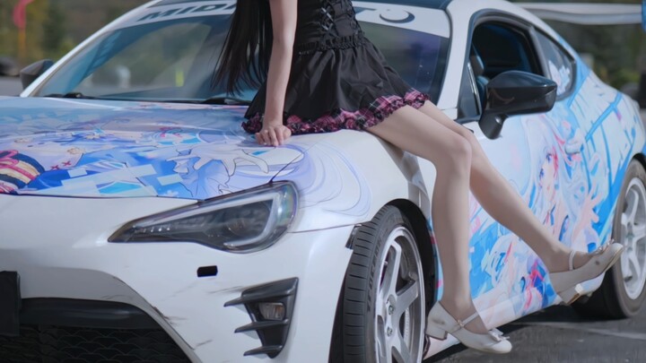 Be wary of girls wearing Lolita clothes while driving!