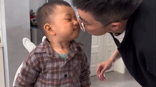 The loving interaction between the warm man and the master (incomplete statistics)