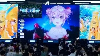Online is submissive, offline is full of gachi
