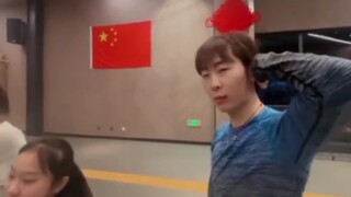 全程注意到我们妖娆多姿天天和大柳，果然花滑队人均好摇子，哈哈哈