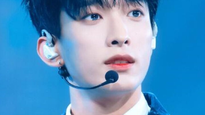 "这 就 是 为 什 么 说 他 能 当 四 唱 一"