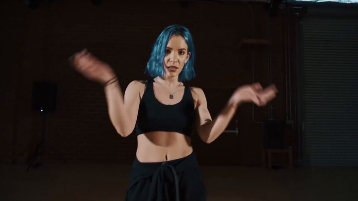 Super smooth card point move, power choreographer Jhené Aiko - BS