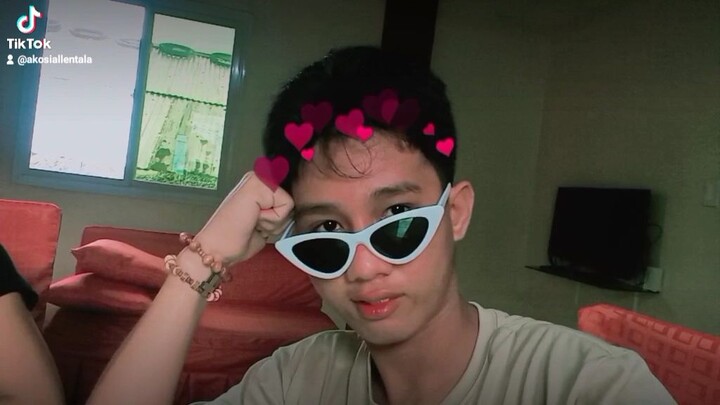 Ang pogi ko HAHAHA