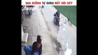 Đang Qua Đường Tự Dưng Mất Đôi Dép | cre: nghiax212