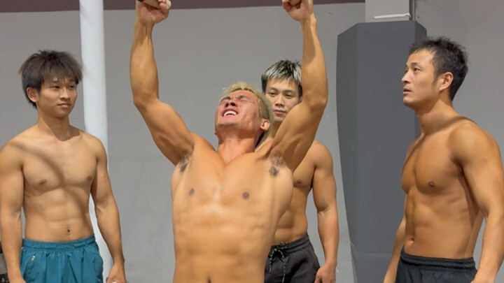 Tampaknya kekuatan lengan, tapi sebenarnya kekuatan pergelangan tangan: tantangan pull-up gaya-gayaa