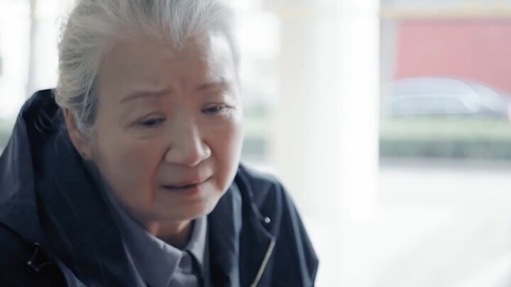 To avoid burdening their children, many elderly people choose to move into nursing homes.