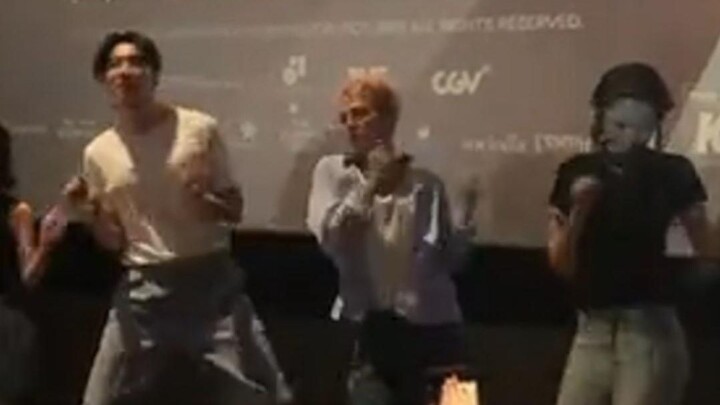 【Lee Kwang-soo】Gặp Cosplay Quang Phàm nhảy điệu nhảy cơ khí kinh điển, thoải mái thả lỏng bản thân t