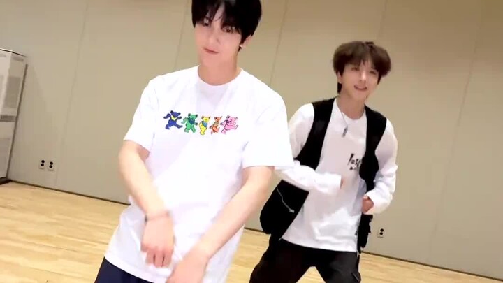 【崔秀彬】250612 TikTok更新 来之不易的爱语队外cha