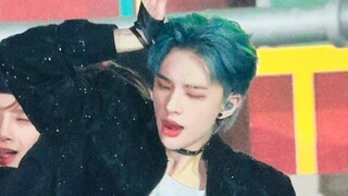 Tôi cho rằng đây là màn vũ đạo tuyệt vời nhất trong năm của Stray Kids vào đêm Giáng sinh
