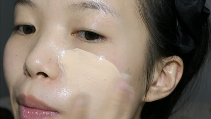 The detailed makeup tutorial you sisters have been asking for~
