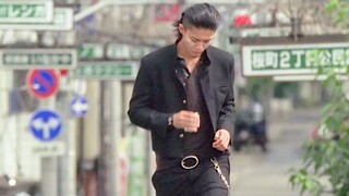 这段音乐慢慢起，直接帅炸