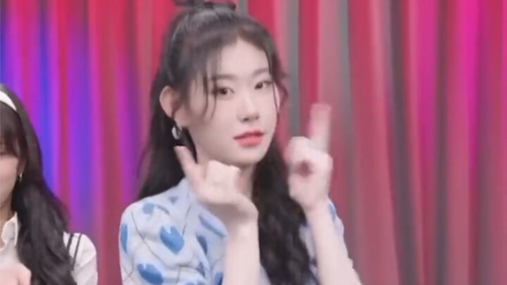 【ITZY】Lead dancer Lee Chae-ryeong is also doing POP POP now!! I can't wait to see the full cover!