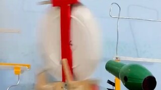 瓷盘子估计都碎完了