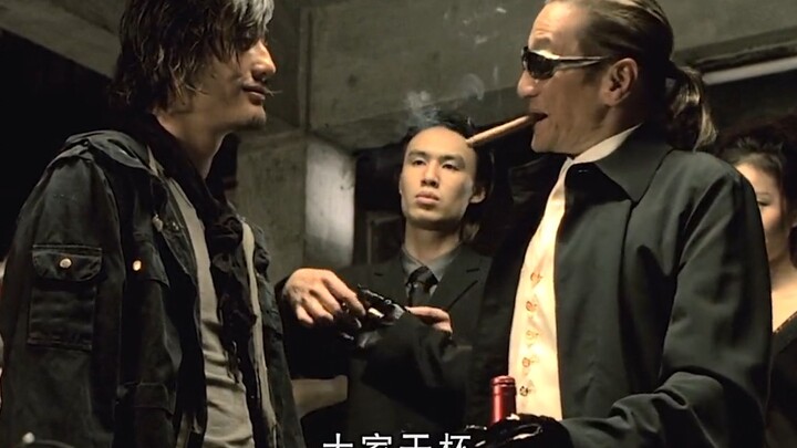 เจ้าพ่อมาเฟียทุ่มสุดตัวเพื่อหักหลังพวกเดียวกัน ใช้เหล้าผสมยาพิษเลี้ยงฉลอง แล้วตัวเองก็พาหมอมาดื่มด้ว