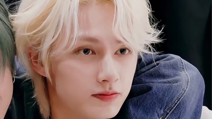 【Wen Junhui】Junni: Oppa’s car, Oppa’s car~ Let’s see who hasn’t caught on to the cute kitty yet