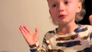 萌娃告诉妈妈自己屁股有条裂缝，要去医院看看看……