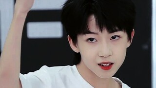 『杨博文』这是……能出现在时代峰峻的实力吗？来看10后国风少年演绎《红颜如霜》