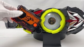 ทันใดนั้นแสงสว่างก็ปรากฏขึ้น ความมืดก็หายไป! Kamen Rider 01 DX Shining Locust และ Shining Assault Lo