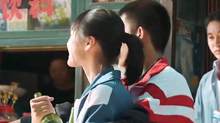 Những chuyện ngốc nghếch hồi nhỏ, như xỏ lỗ tai, xem phim cấp ba, bạn đều từng trải qua hết rồi.