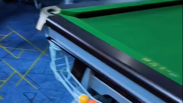 هل يمكن الربح السهل من صالات البلياردو الذاتية؟ في منتصف الليل يمتلئ المكان بـ"عشاق النوم المجاني"، 