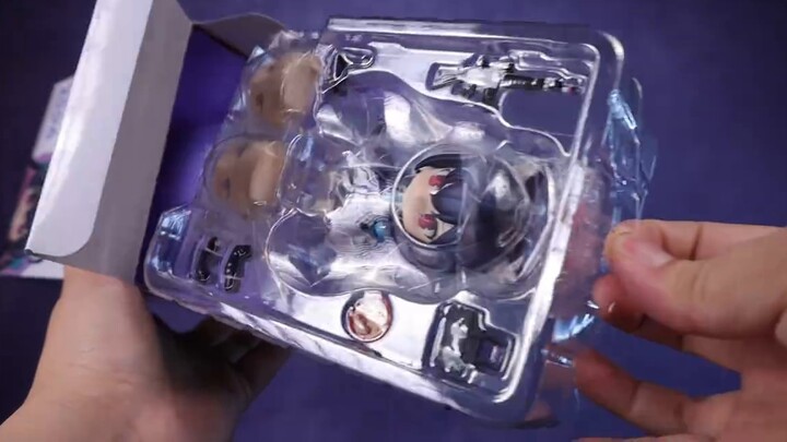 Who said that tsundere is out of fashion?! Nendoroid Azure Files Kuromi Serika unboxing and playing 