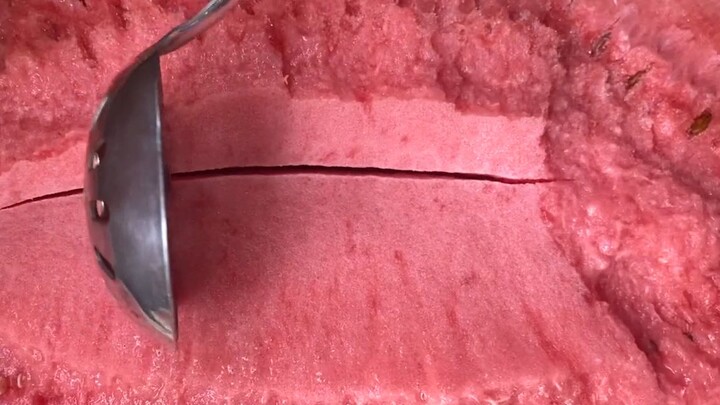 “Dây leo khô cây già quạ chiều, điều hòa WIFI dưa hấu”