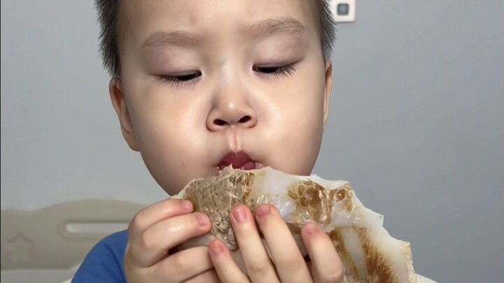 Human cubs immerse themselves in eating