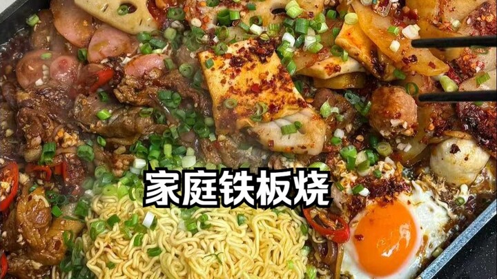 Từ lâu đã muốn ăn kiểu này rồi! Dù không thể ăn hết, nhưng cứ chất đầy lên thì sướng quá đi mất!