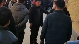 هتافات في جنازة في شاندونغ