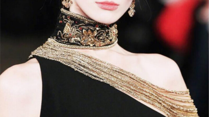 【إطلالات البطلة الرئيسية】 أنا لست زوجة رجل الأعمال الثري، بل أنا رجل الأعمال الثري نفسه